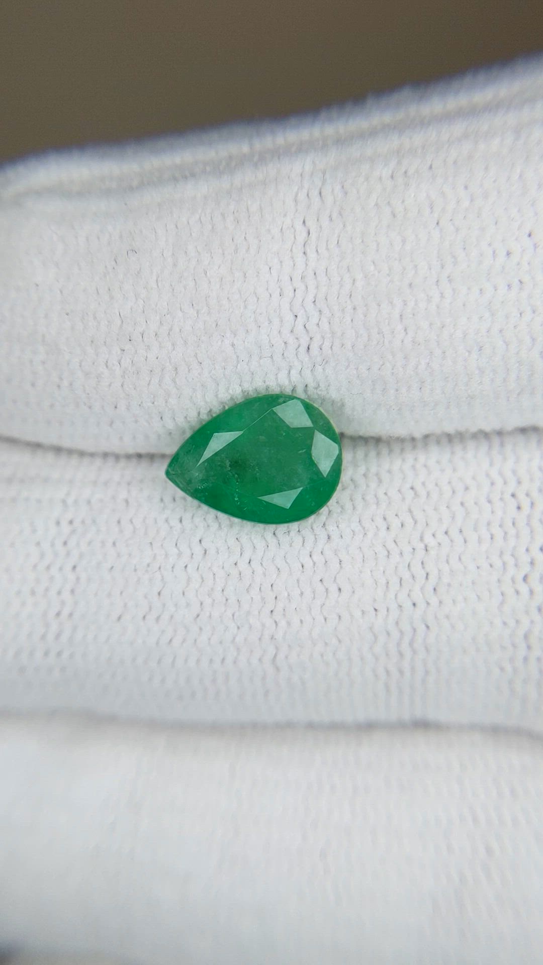 1.70 Ct. Emerald from Zambia Size Video