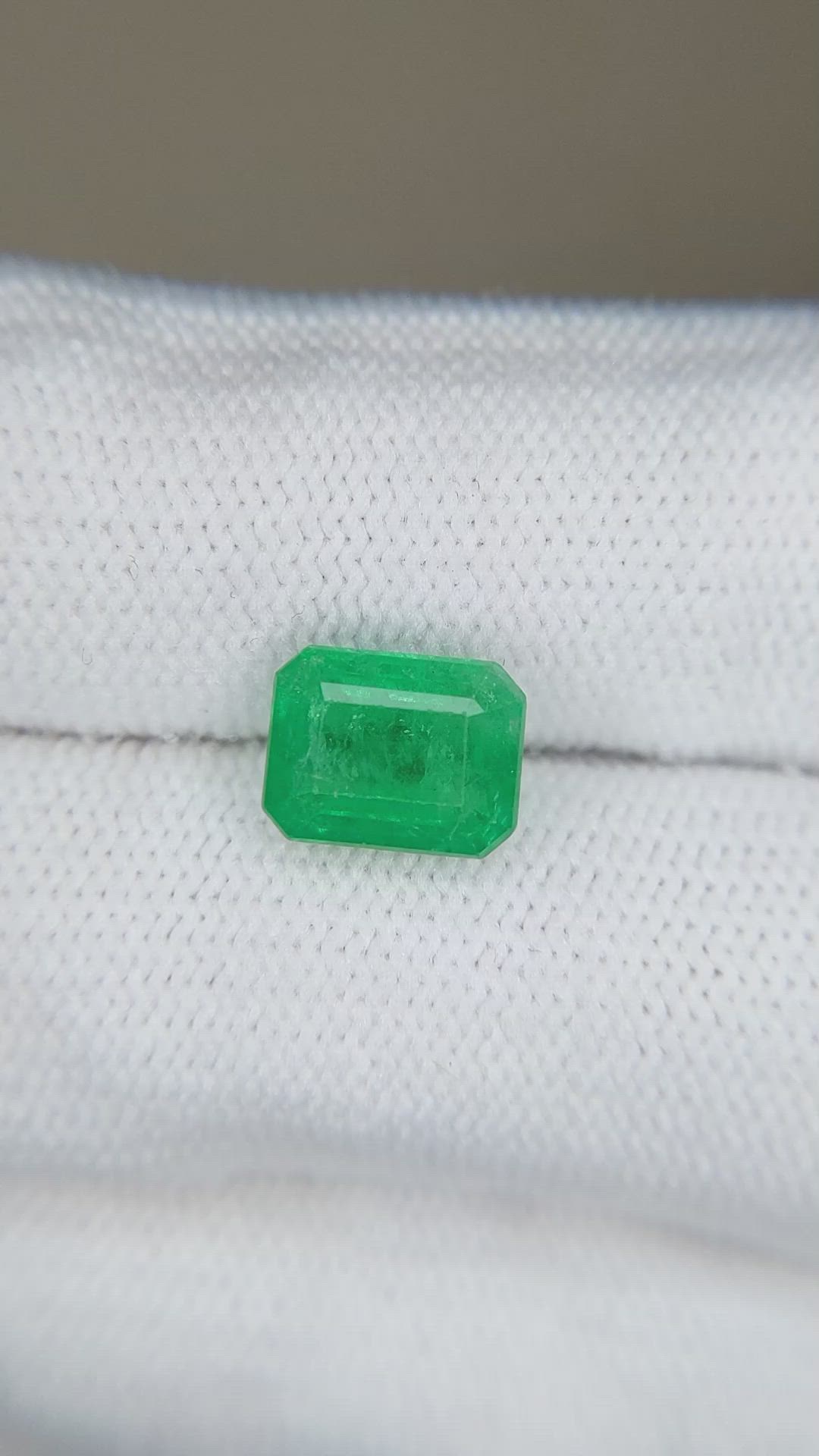 2.59 Ct. Emerald from Zambia Size Video