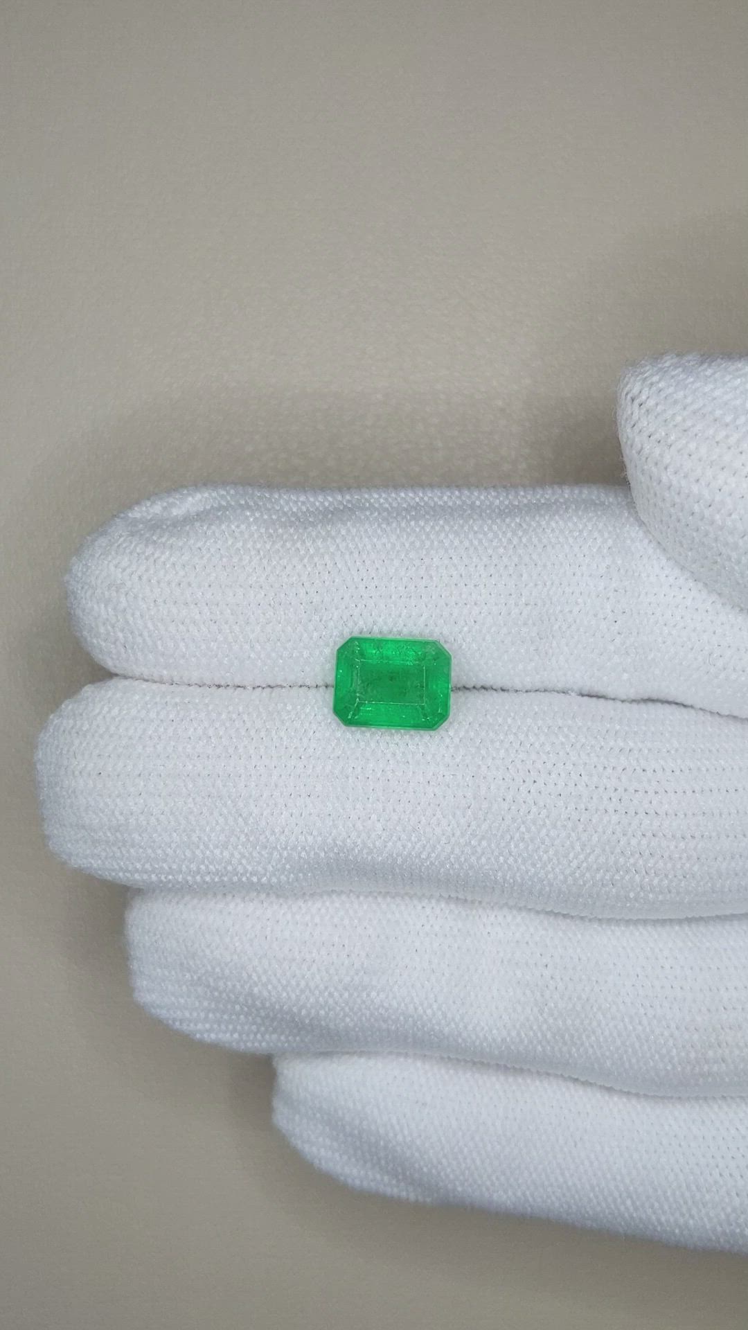 2.59 Ct. Emerald from Zambia Size Video