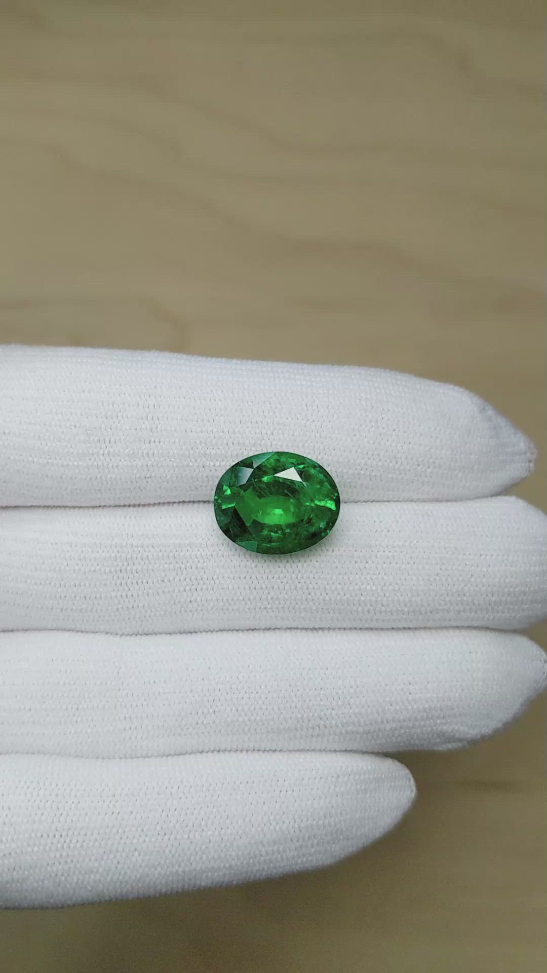 9.20 Ct. Emerald from Zambia Size Video