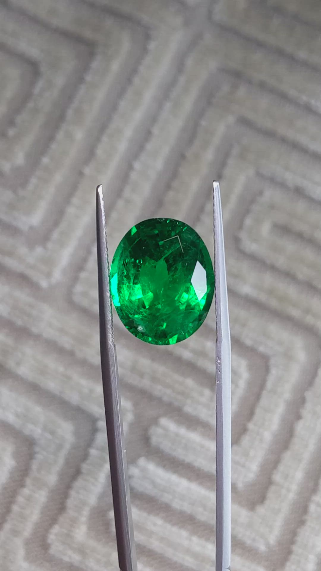 9.20 Ct. Emerald from Zambia Size Video