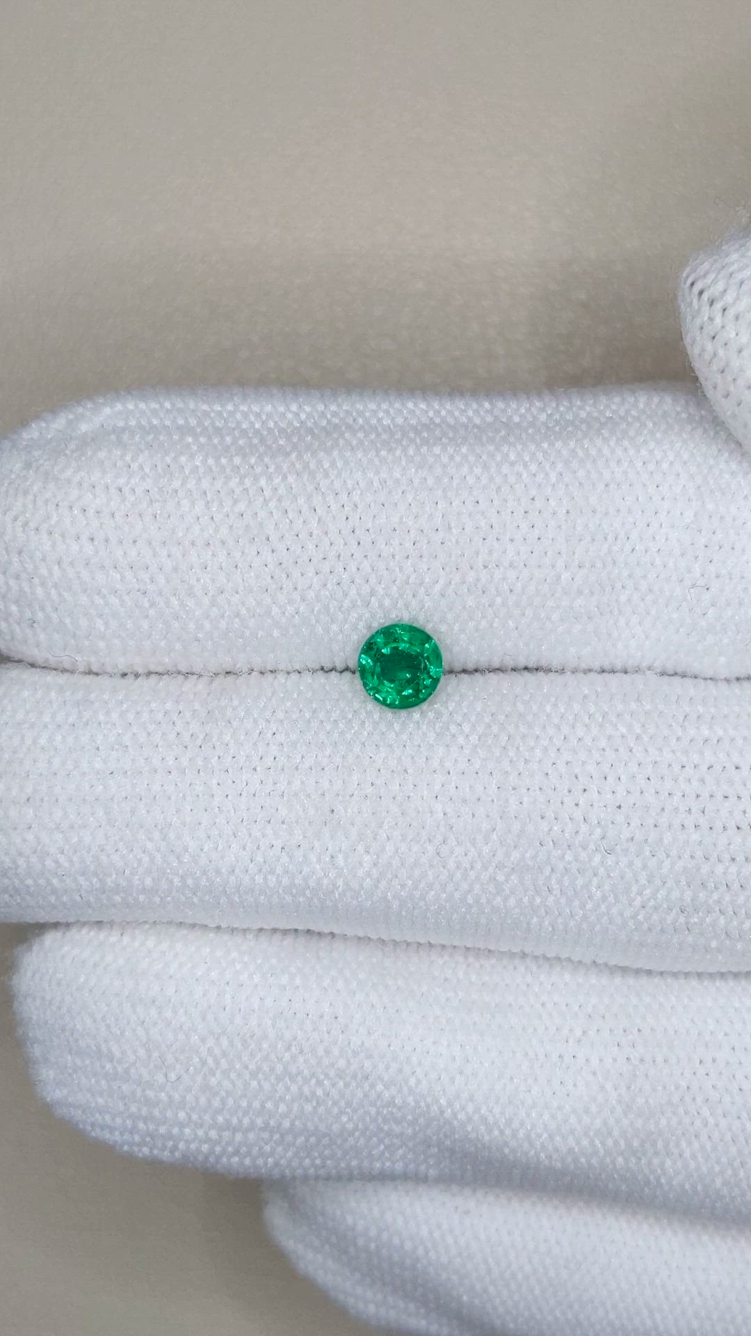 0.45 Ct. Emerald from Afghanistan Size Video