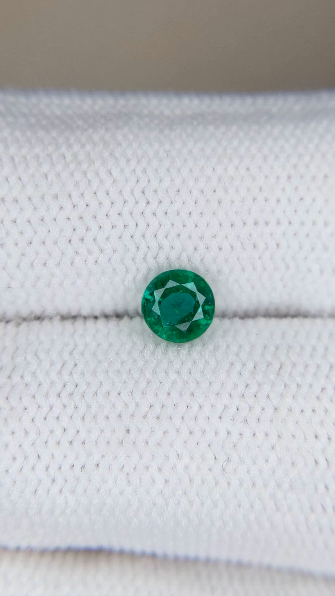 0.45 Ct. Emerald from Afghanistan Size Video
