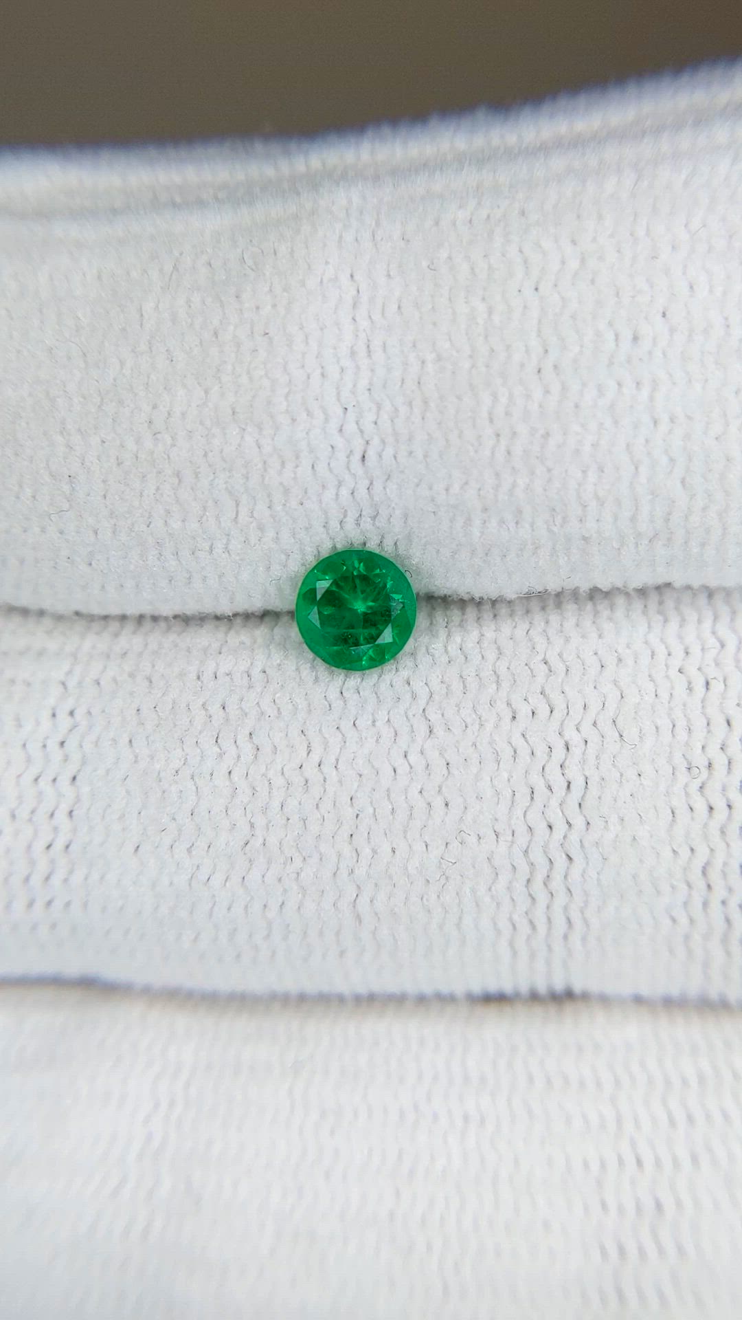 0.35 Ct. Emerald from Afghanistan Size Video
