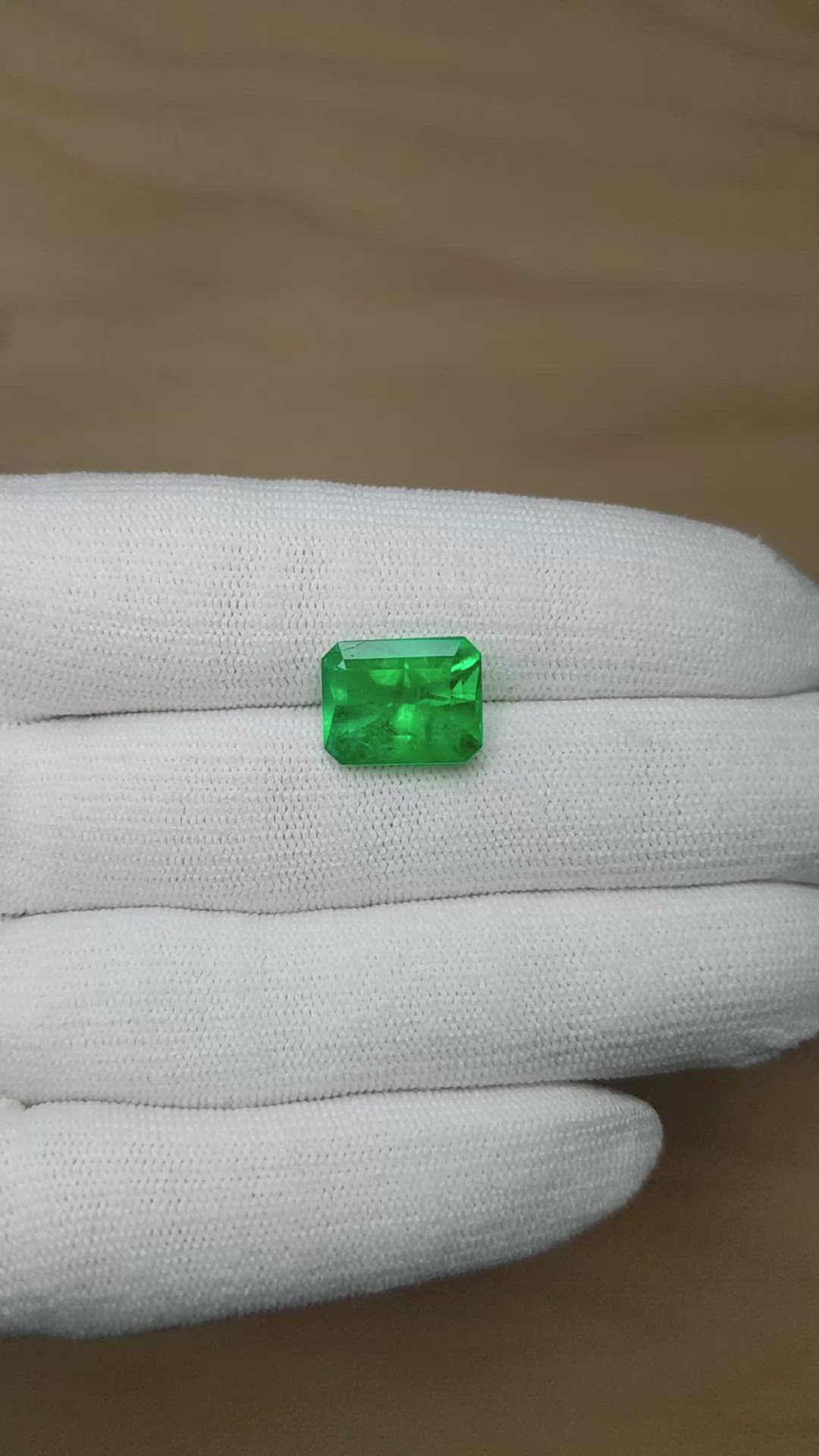 6.21 Ct. Emerald from Colombia - Muzo Size Video