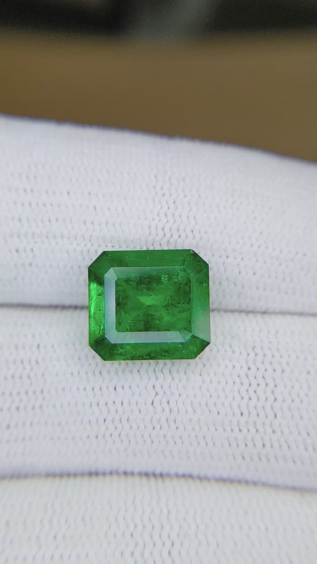 4.11 Ct. Emerald from Colombia - Muzo Size Video