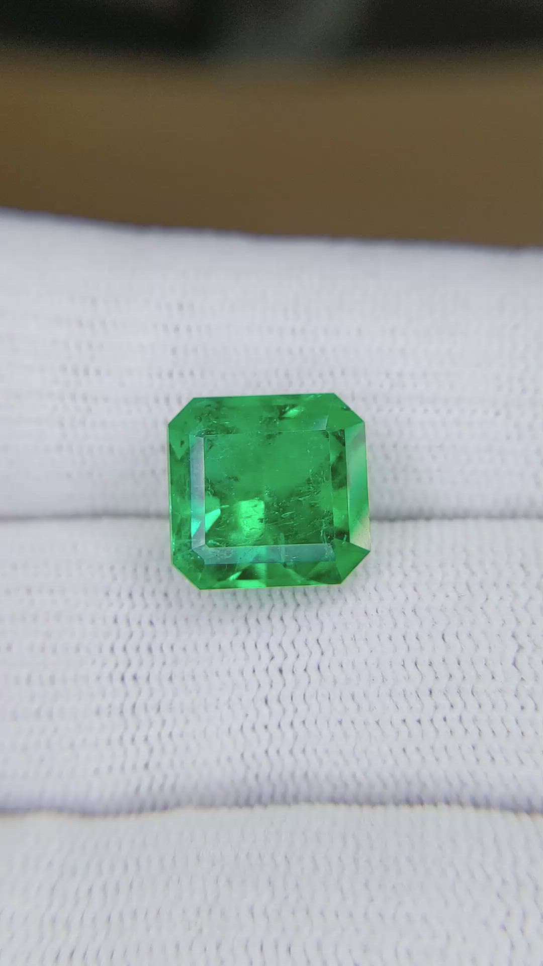 5.74 Ct. Emerald from Colombia - Muzo Size Video