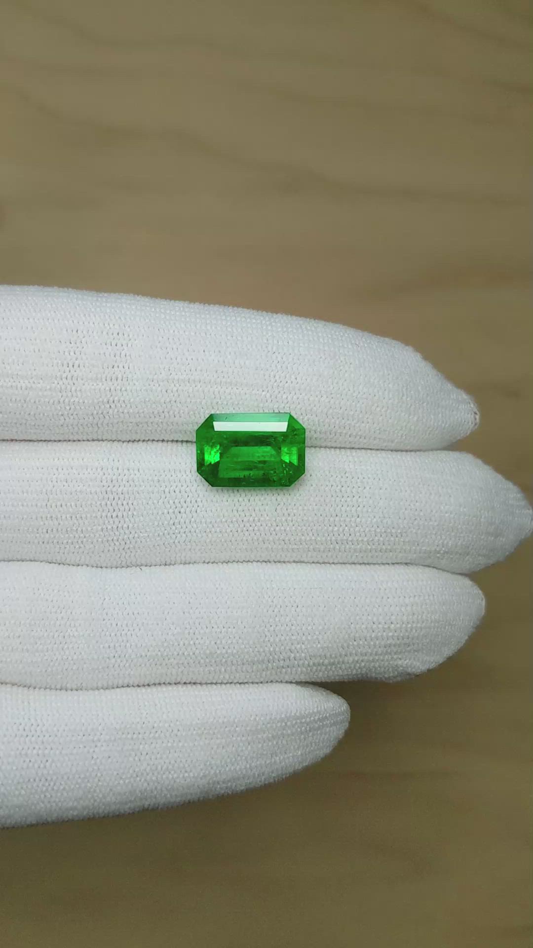 6.44 Ct. Emerald from Colombia - Muzo Size Video