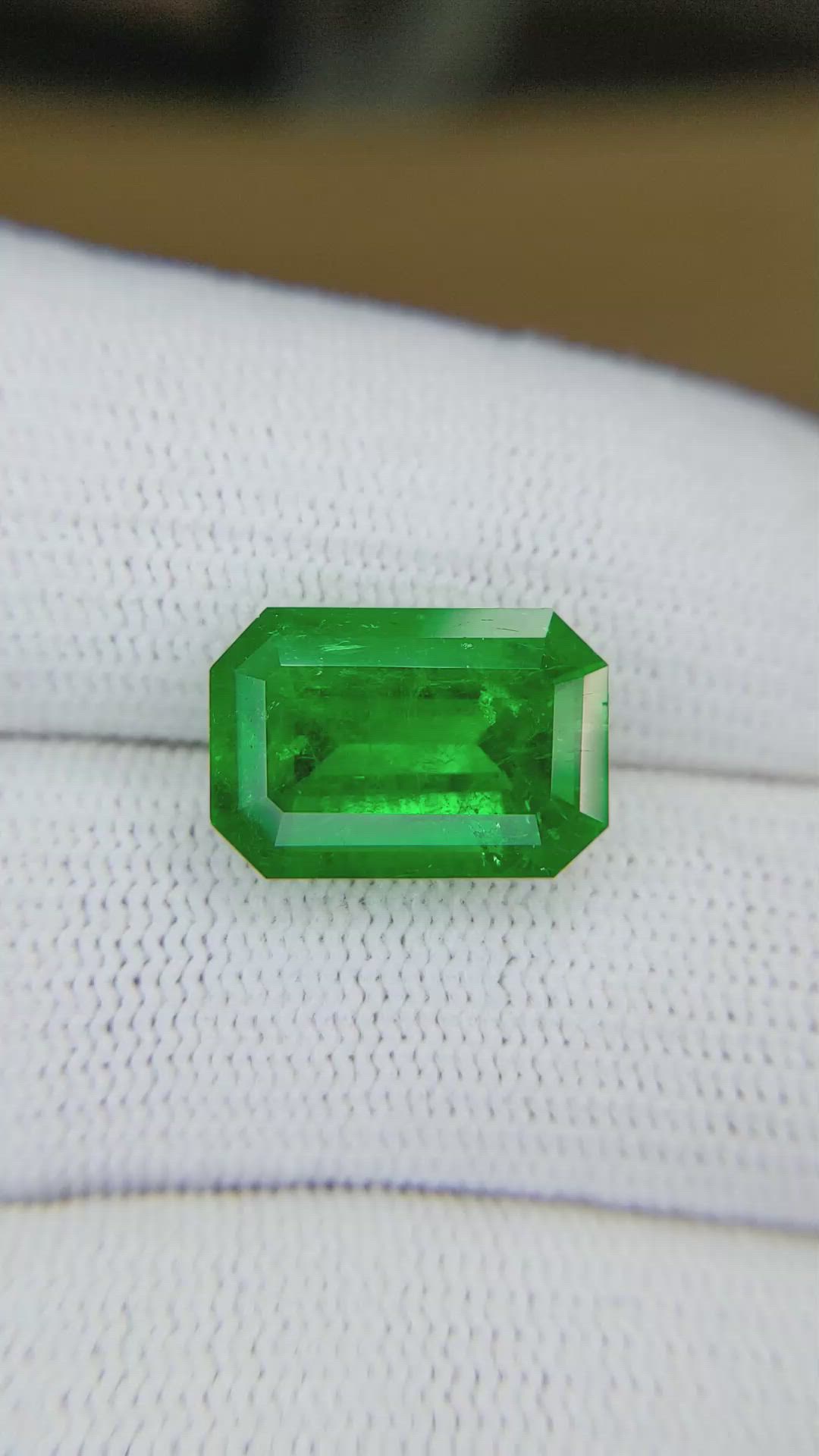 6.44 Ct. Emerald from Colombia - Muzo Size Video