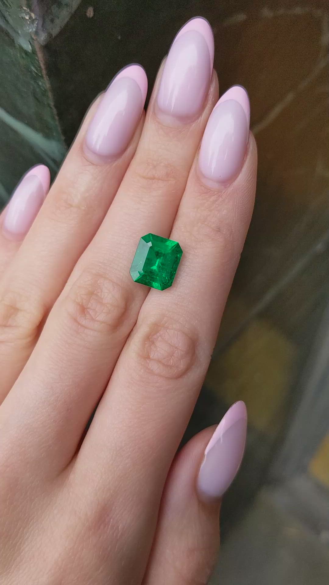 4.67 Ct. Emerald from Colombia - Muzo Size Video