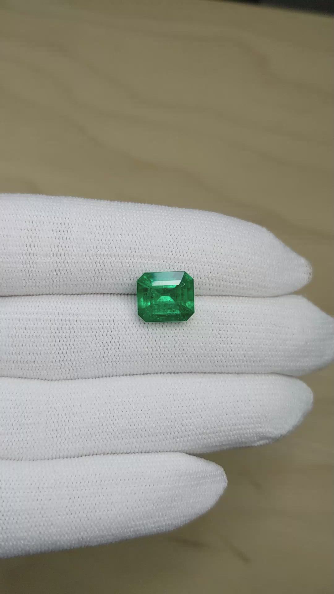 4.67 Ct. Emerald from Colombia - Muzo Size Video