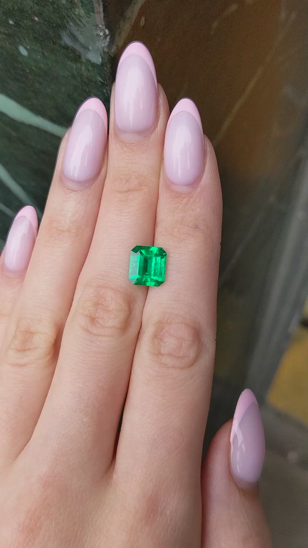 2.62 Ct. Emerald from Colombia - Muzo Size Video