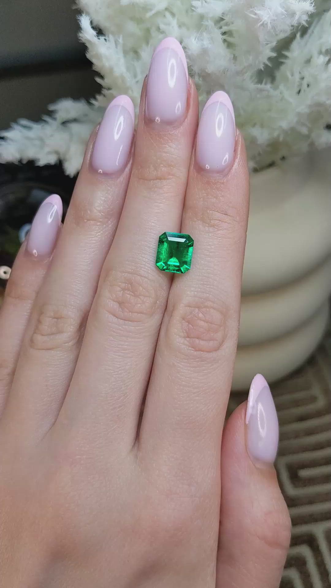 2.28 Ct. Emerald from Colombia - Muzo Size Video