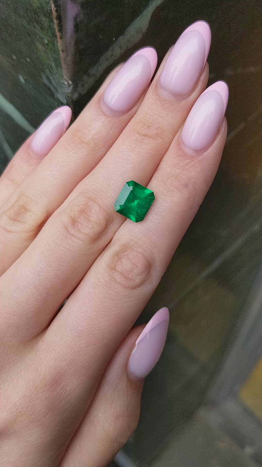 3.70 Ct. Emerald from Colombia - Muzo Size Video