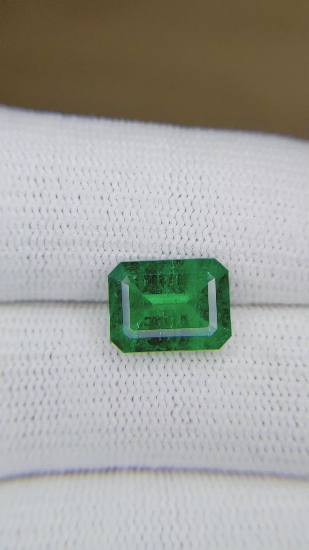 3.17 Ct. Emerald from Colombia - Muzo Size Video