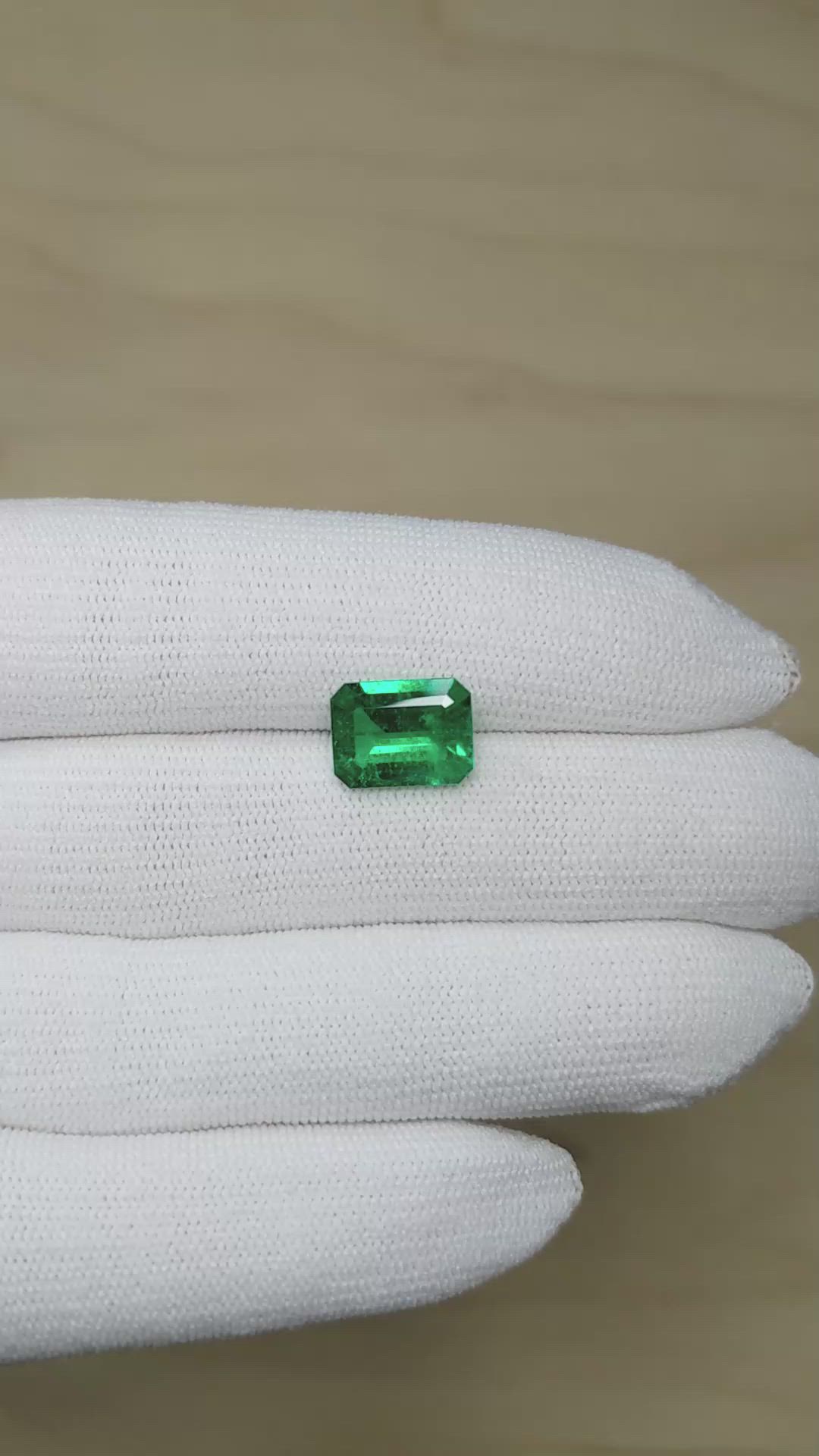 3.17 Ct. Emerald from Colombia - Muzo Size Video