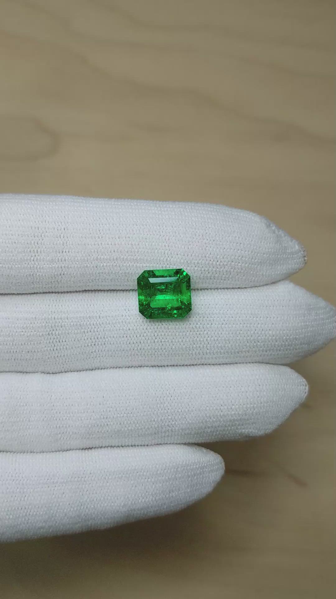 4.43 Ct. Emerald from Colombia - Muzo Size Video