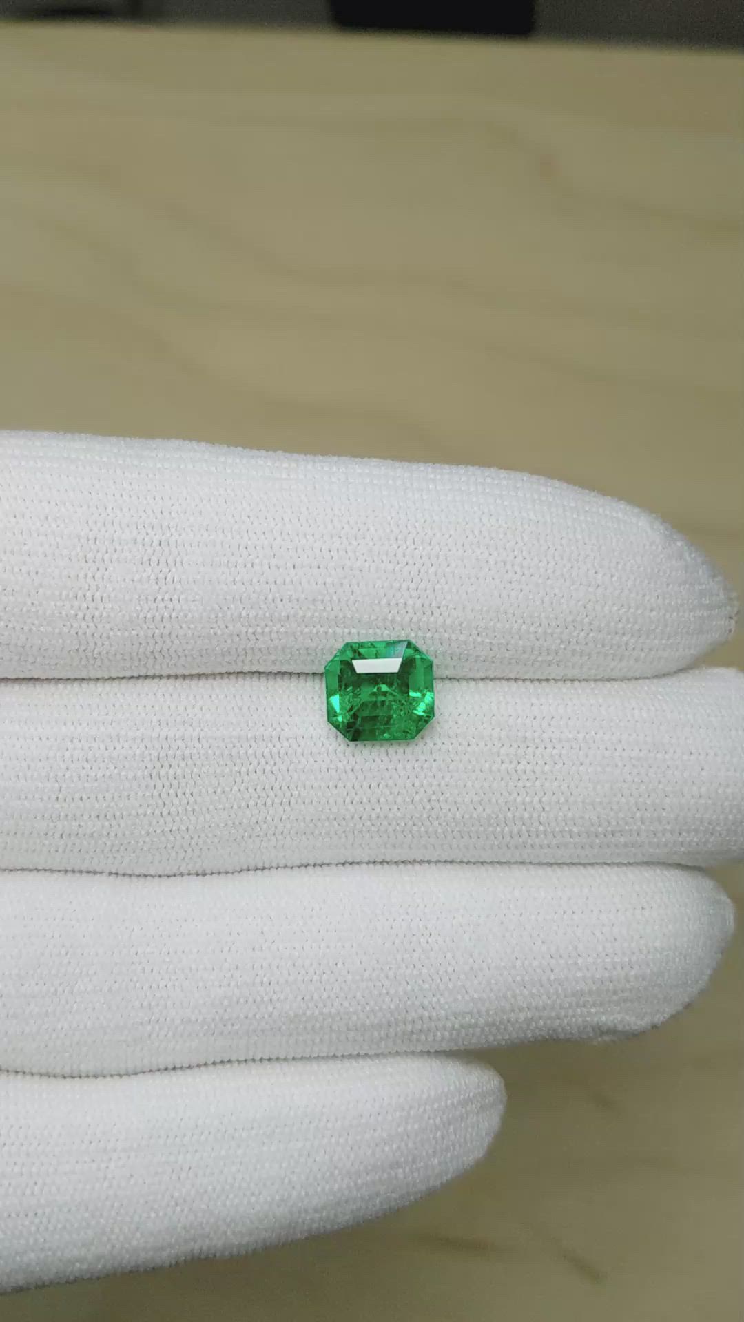2.80 Ct. Emerald from Colombia - Muzo Size Video
