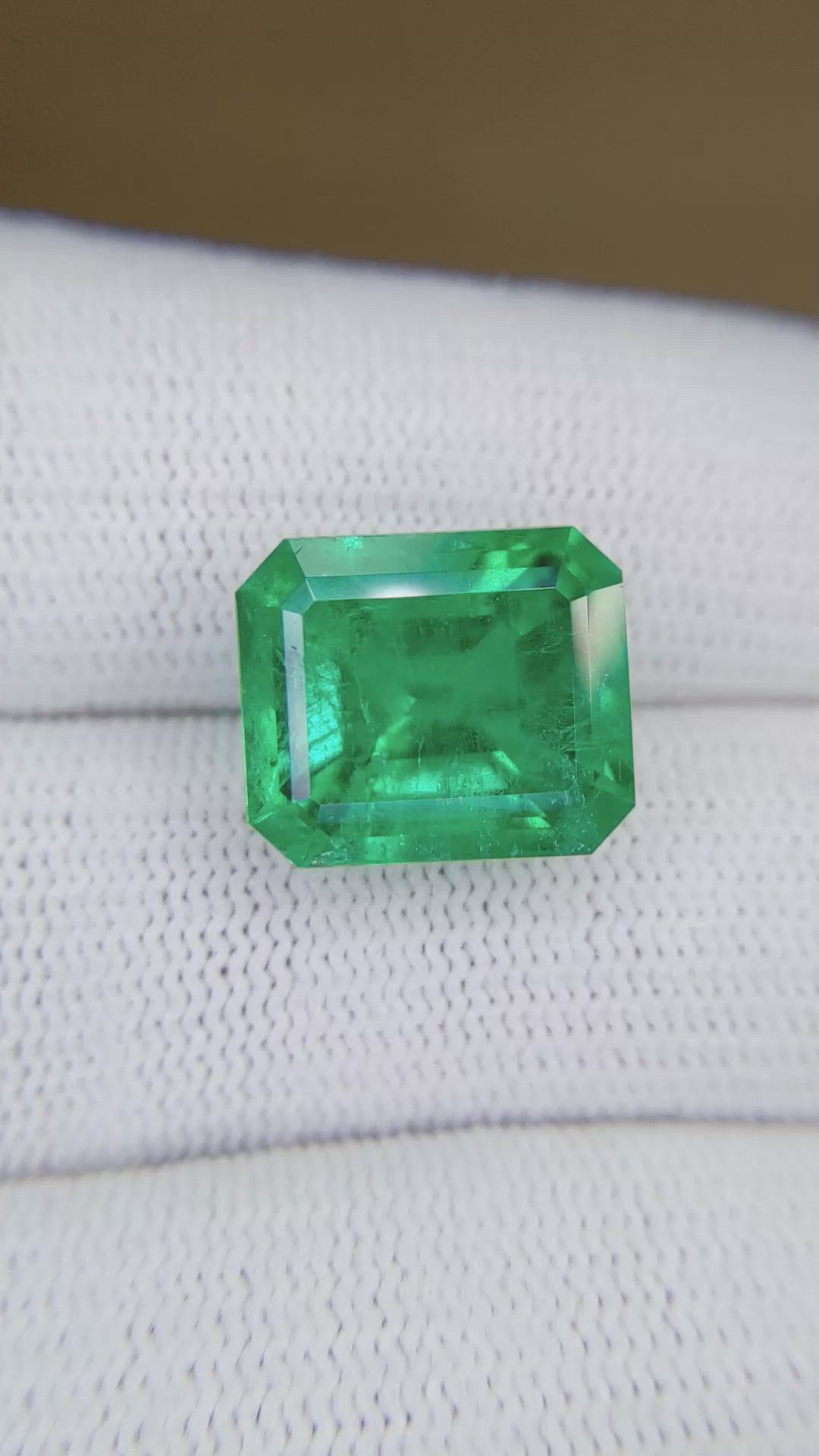 9.45 Ct. Emerald from Colombia Size Video