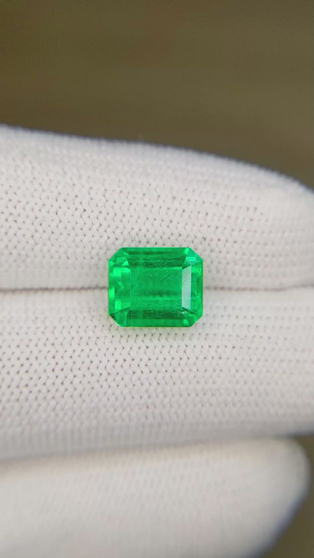 3.26 Ct. Emerald from Colombia Size Video