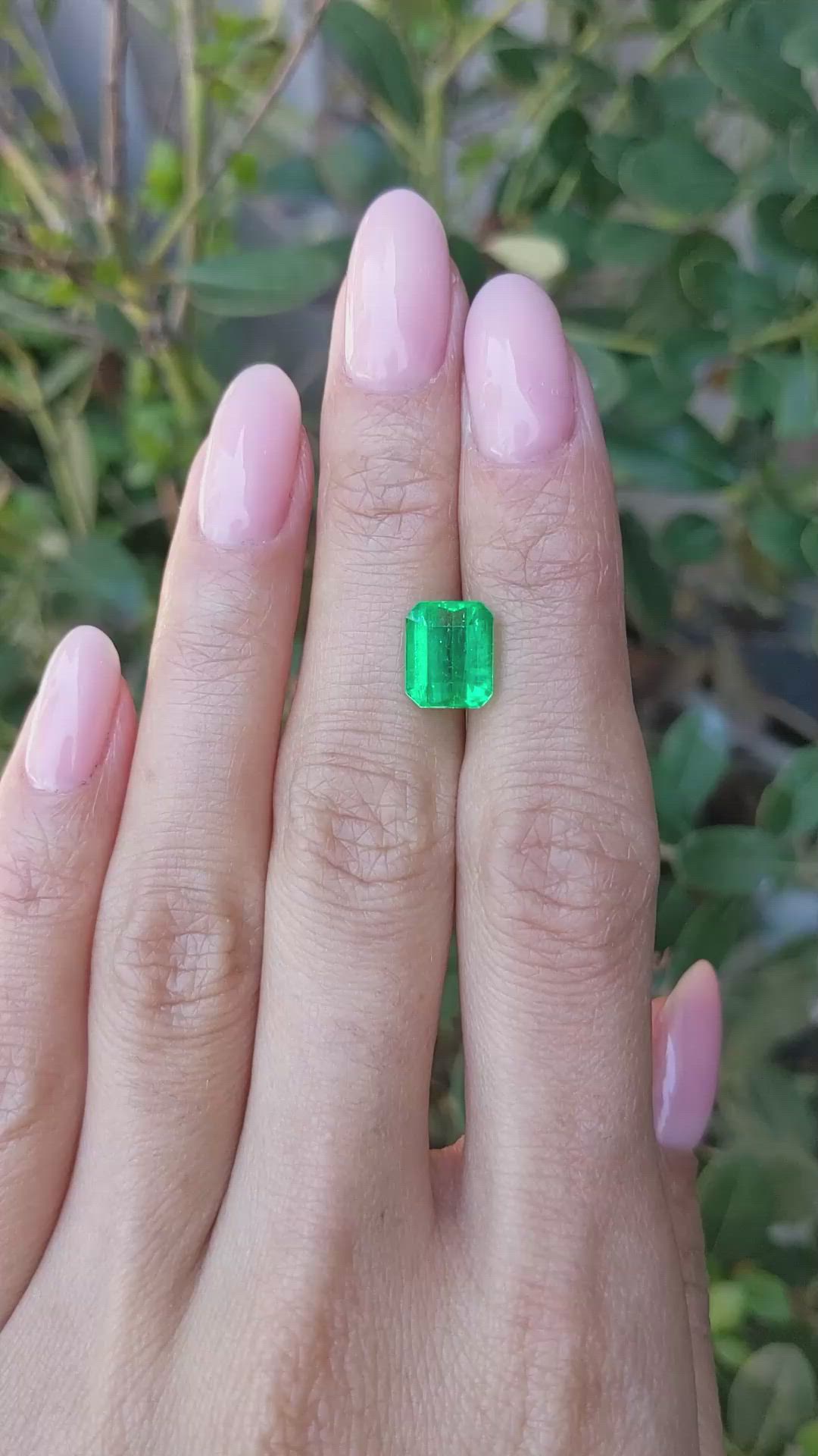 3.26 Ct. Emerald from Colombia Size Video