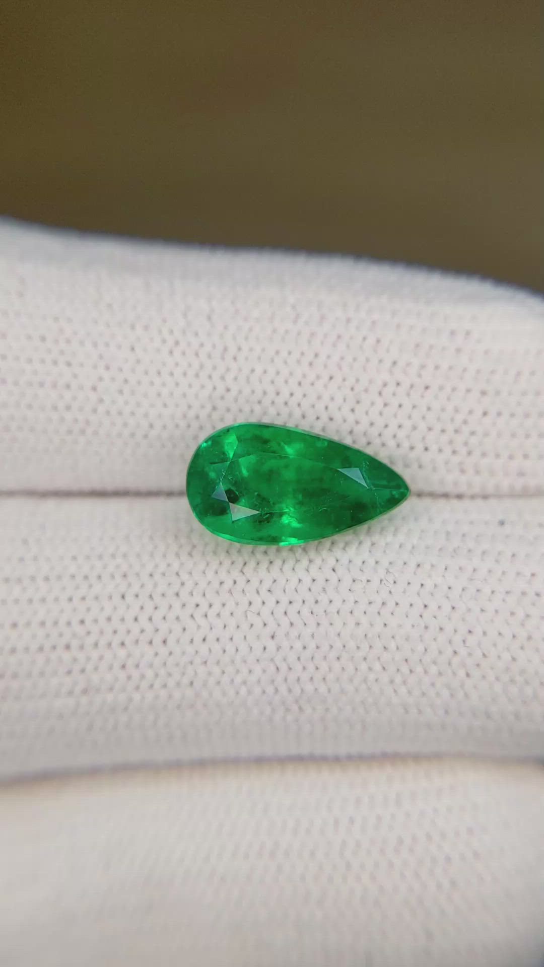 3.09 Ct. Emerald from Colombia Size Video