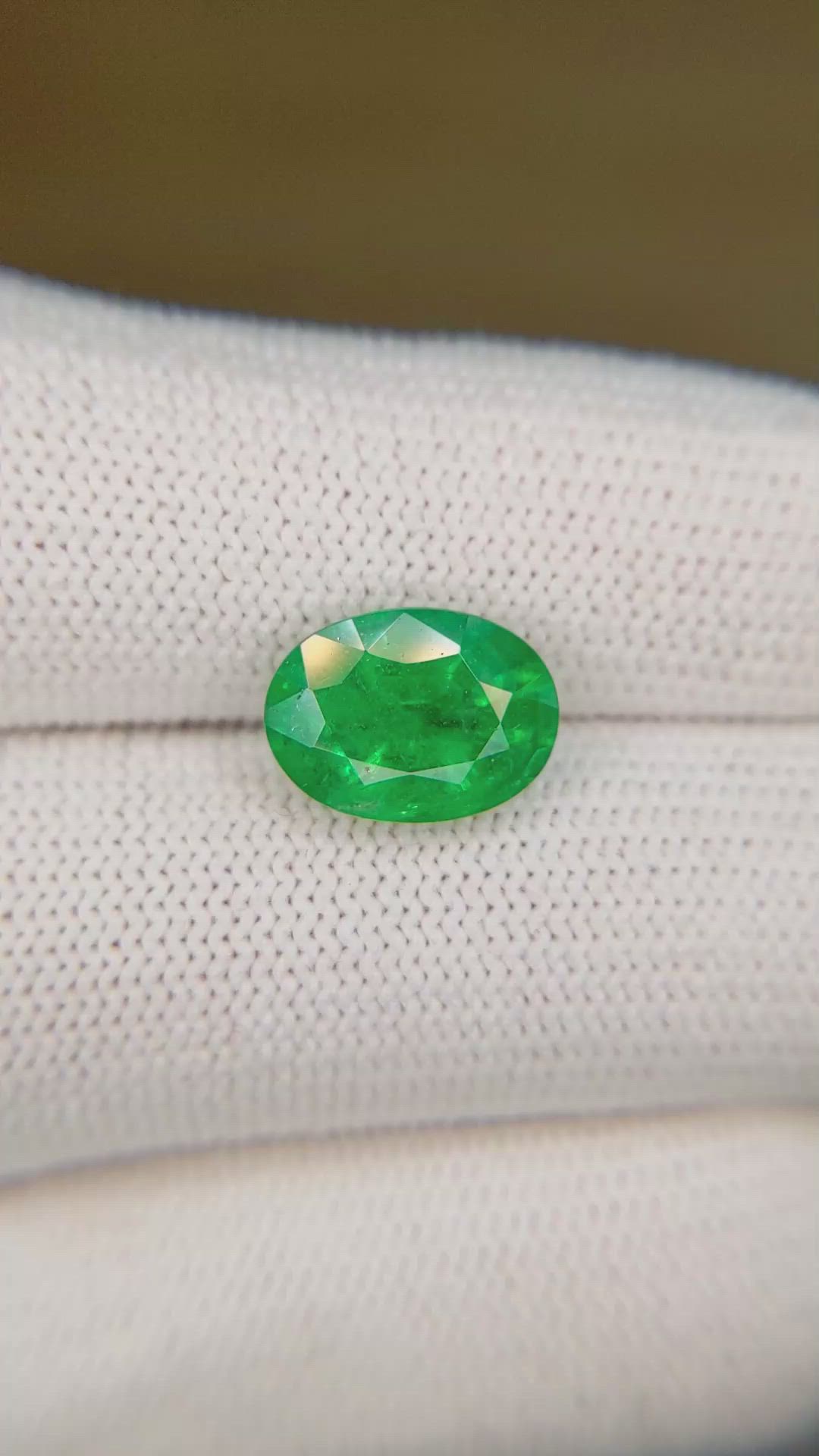 2.82 Ct. Emerald from Zambia Size Video