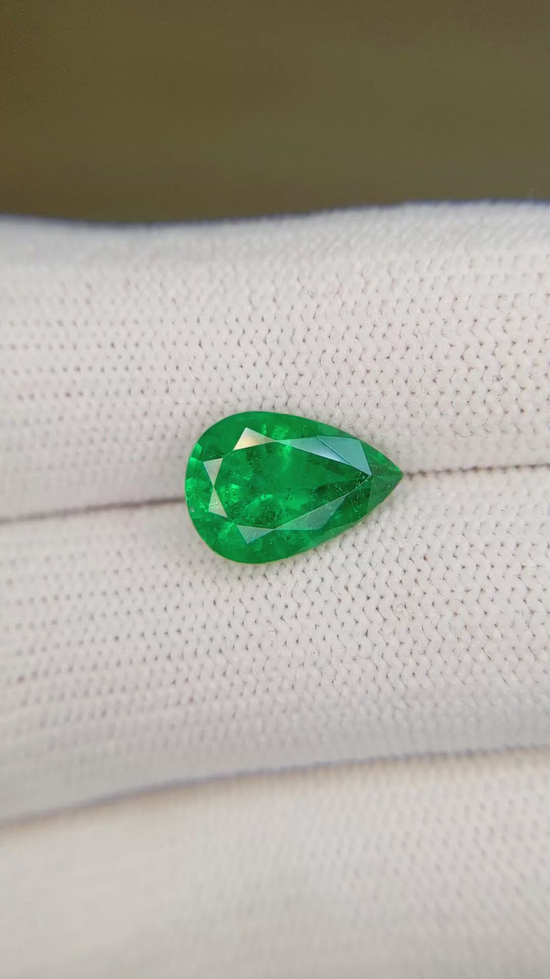 2.69 Ct. Emerald from Zambia Size Video
