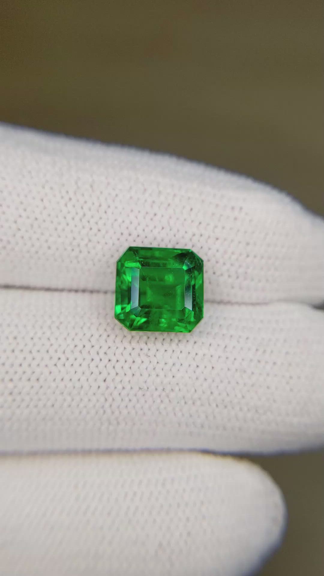 2.68 Ct. Emerald from Zambia Size Video