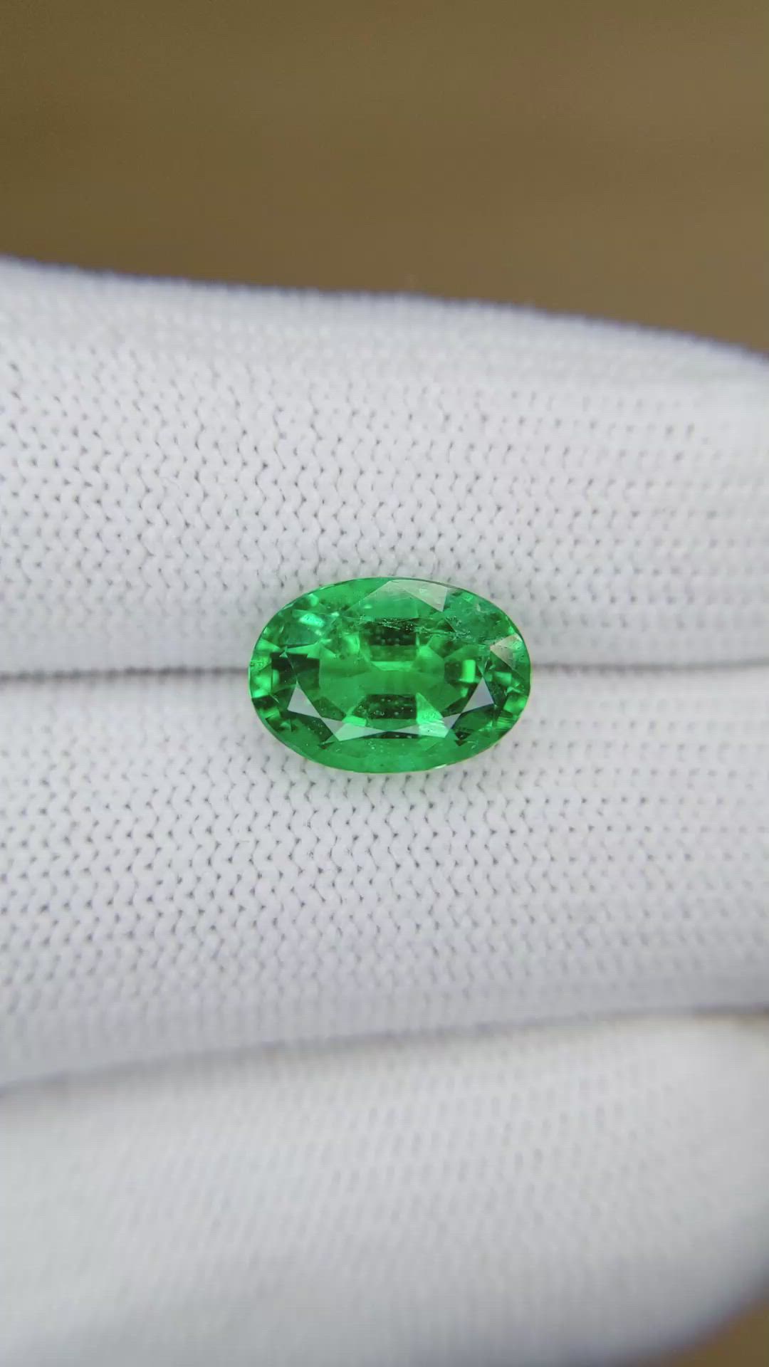 2.85 Ct. Emerald from Zambia Size Video