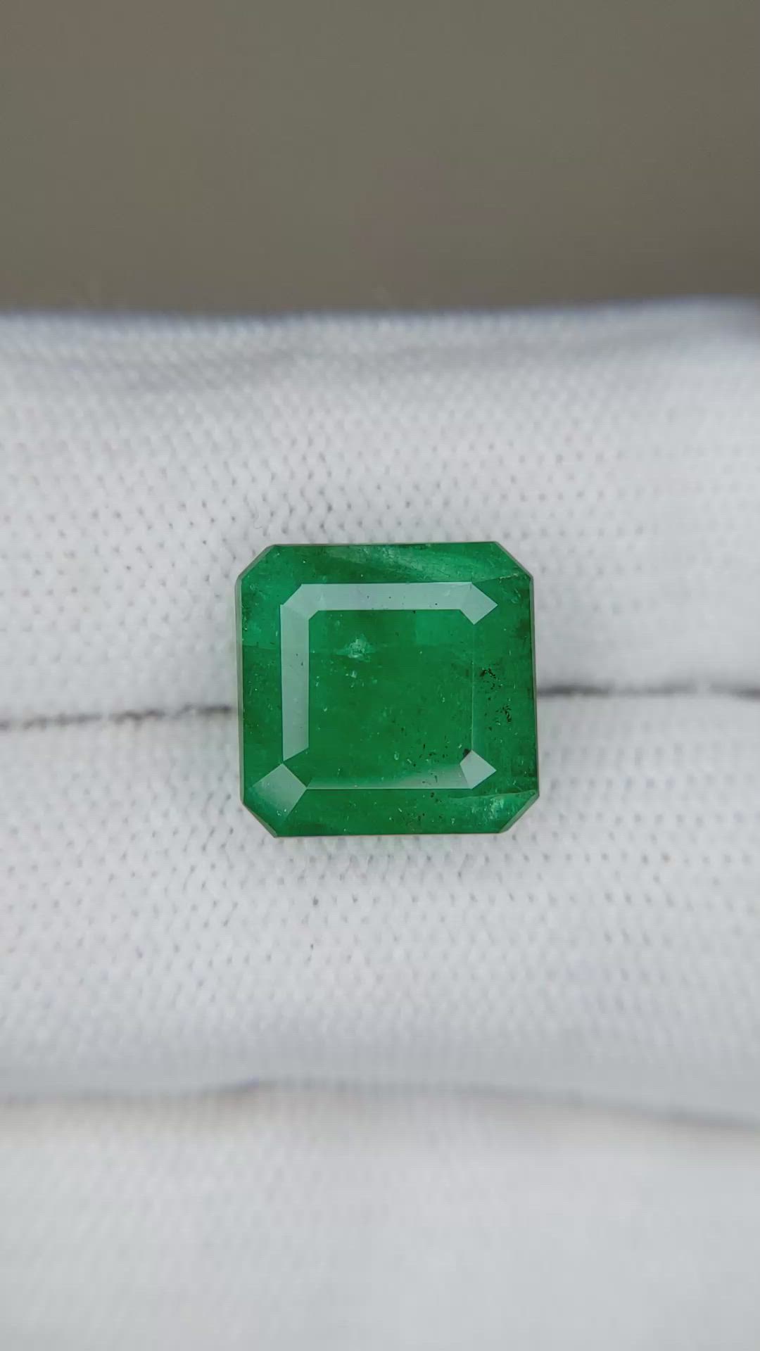 7.01 Ct. Emerald from Zambia Size Video