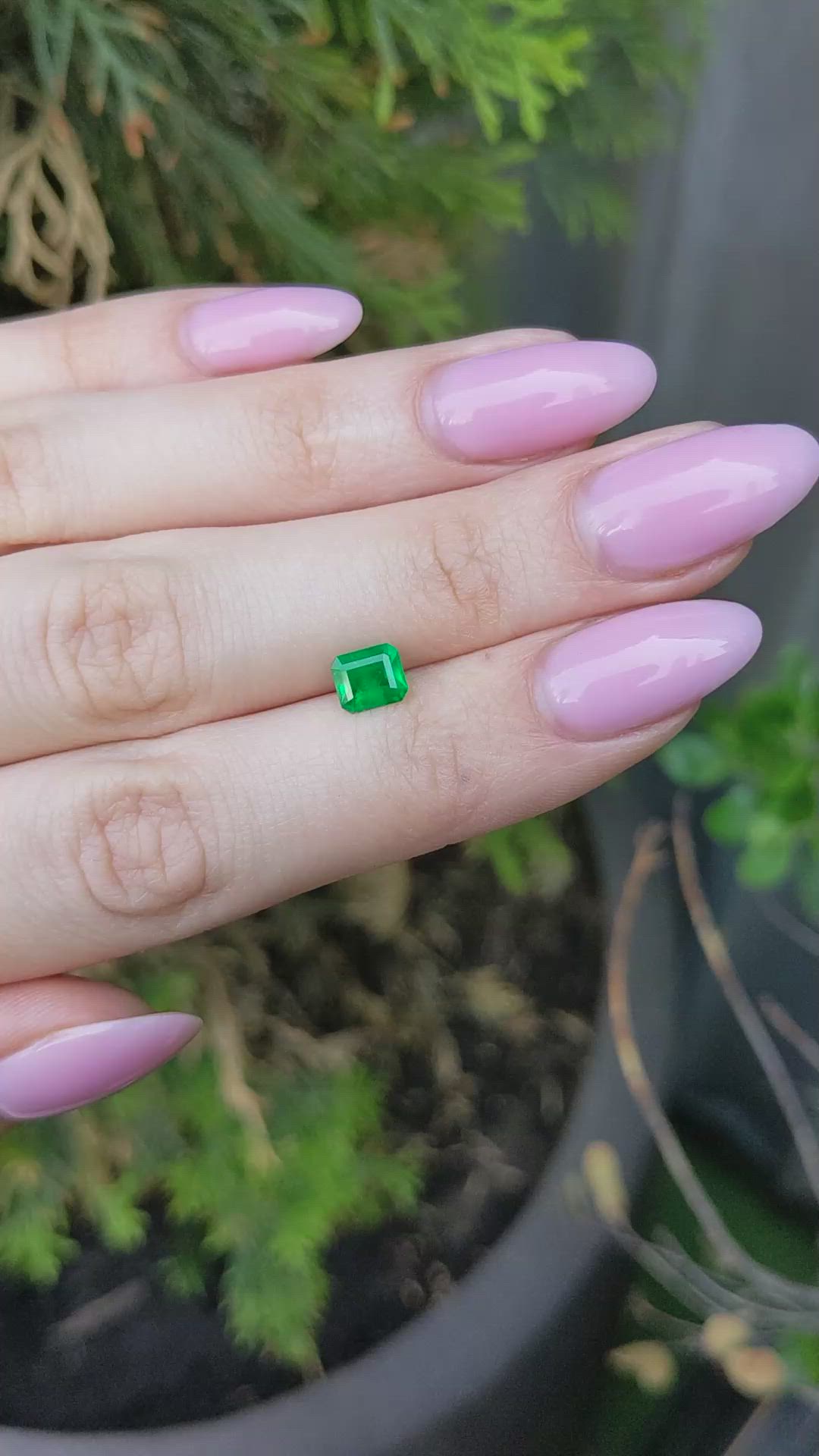 0.78 Ct. Emerald from Colombia Size Video