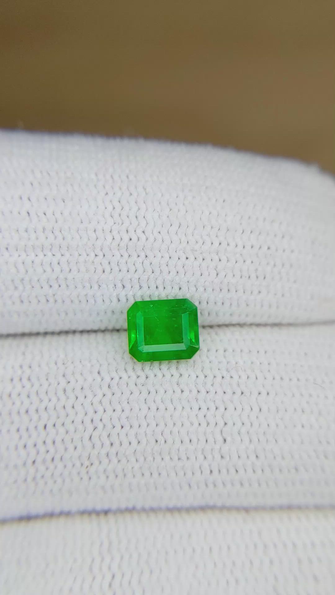0.78 Ct. Emerald from Colombia Size Video