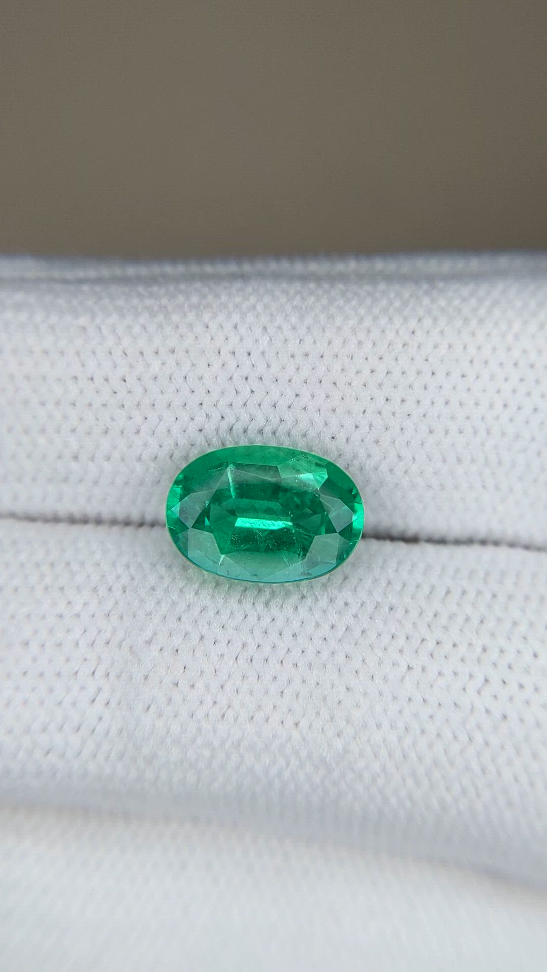 2.22 Ct. Emerald from Colombia Size Video