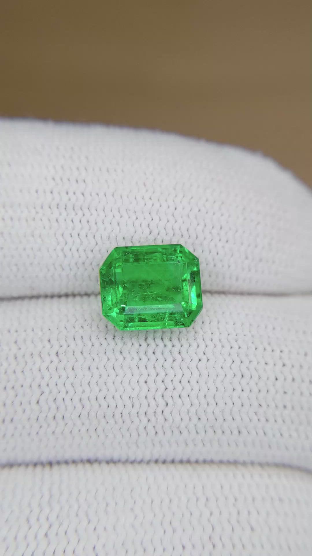 2.73 Ct. Emerald from Zambia Size Video