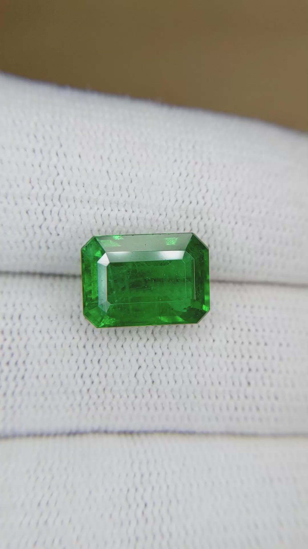 5.35 Ct. Emerald from Zambia Size Video