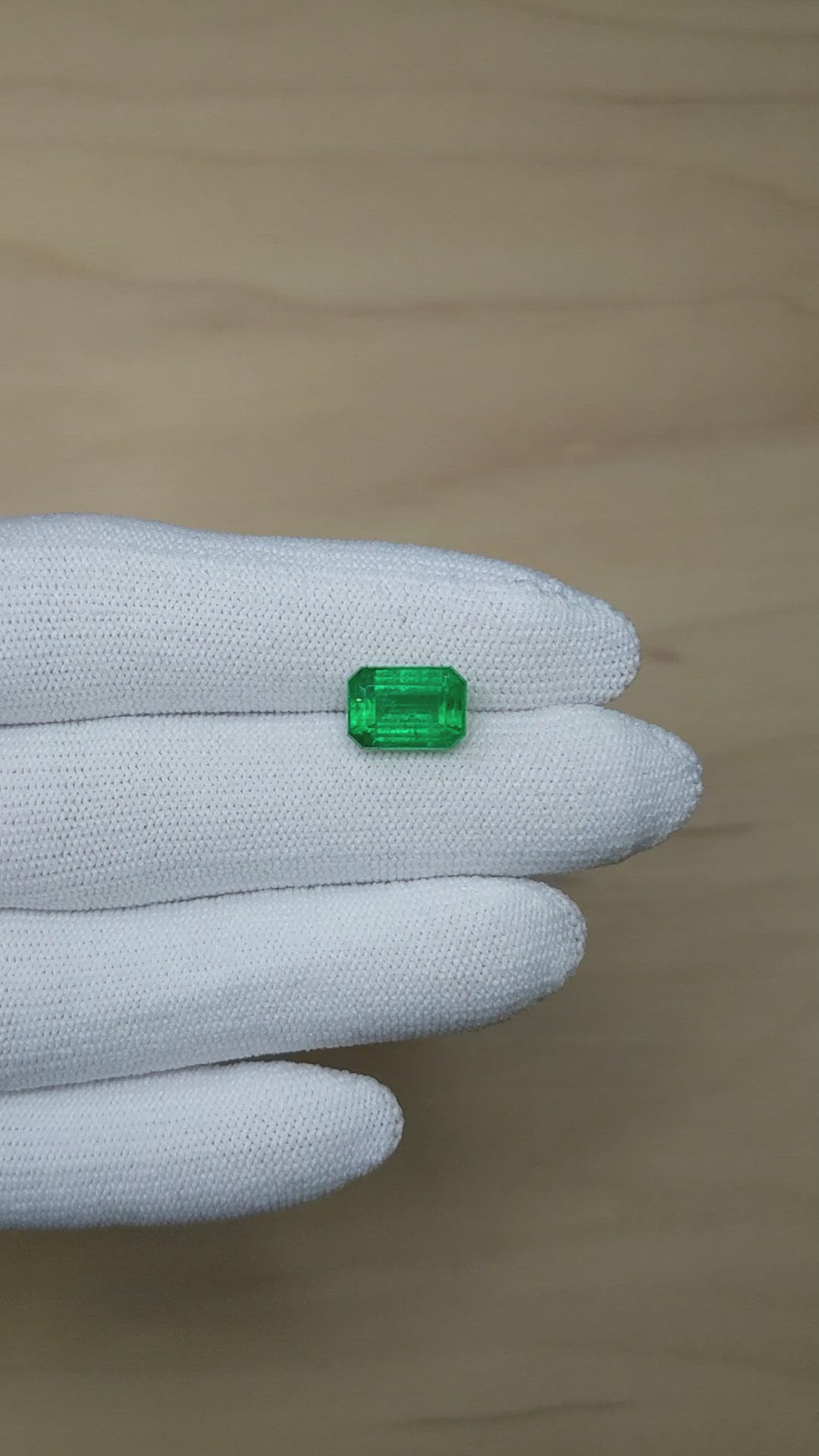 3.14 Ct. Emerald from Colombia - Muzo Size Video