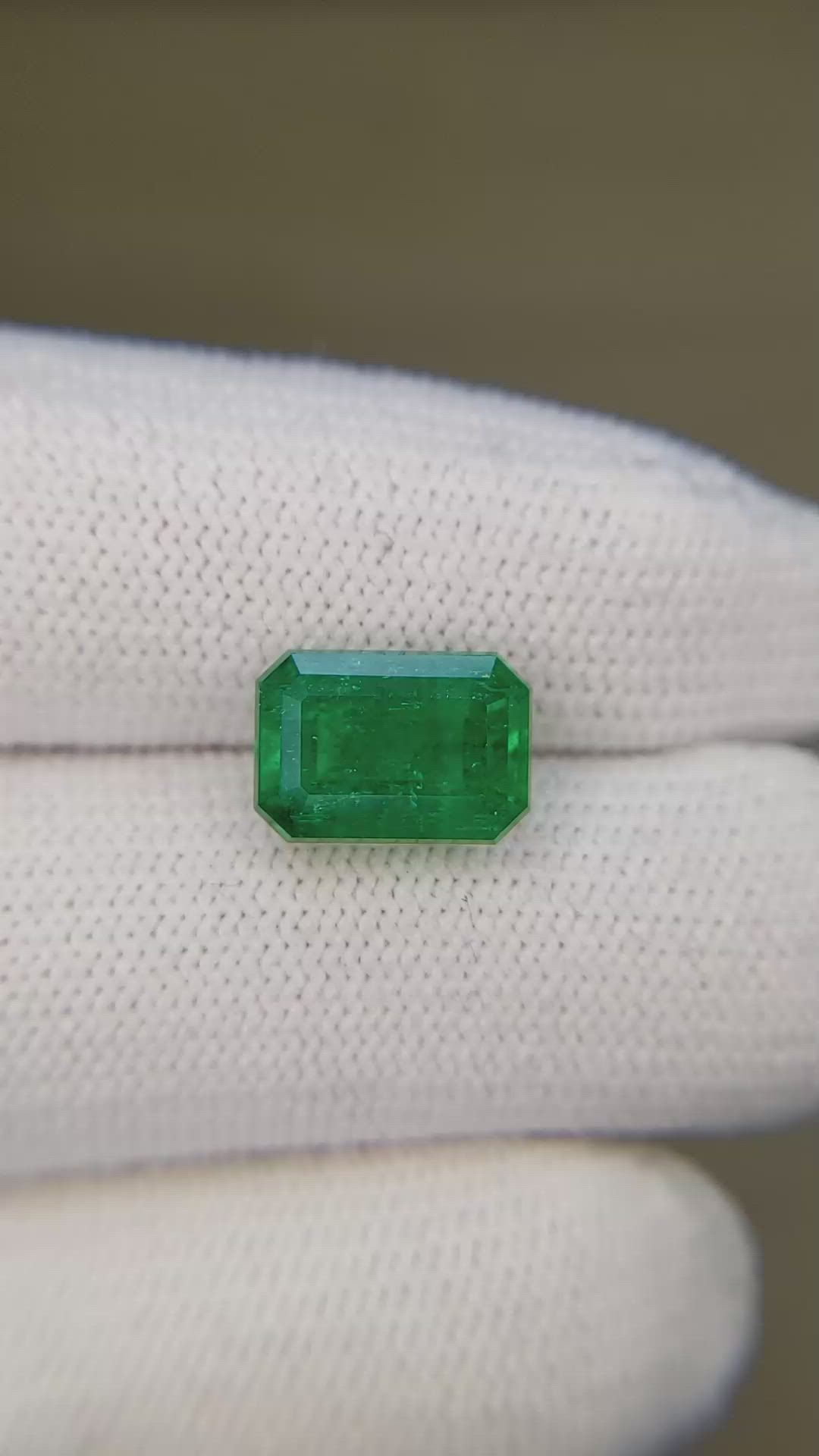 3.14 Ct. Emerald from Colombia - Muzo Size Video