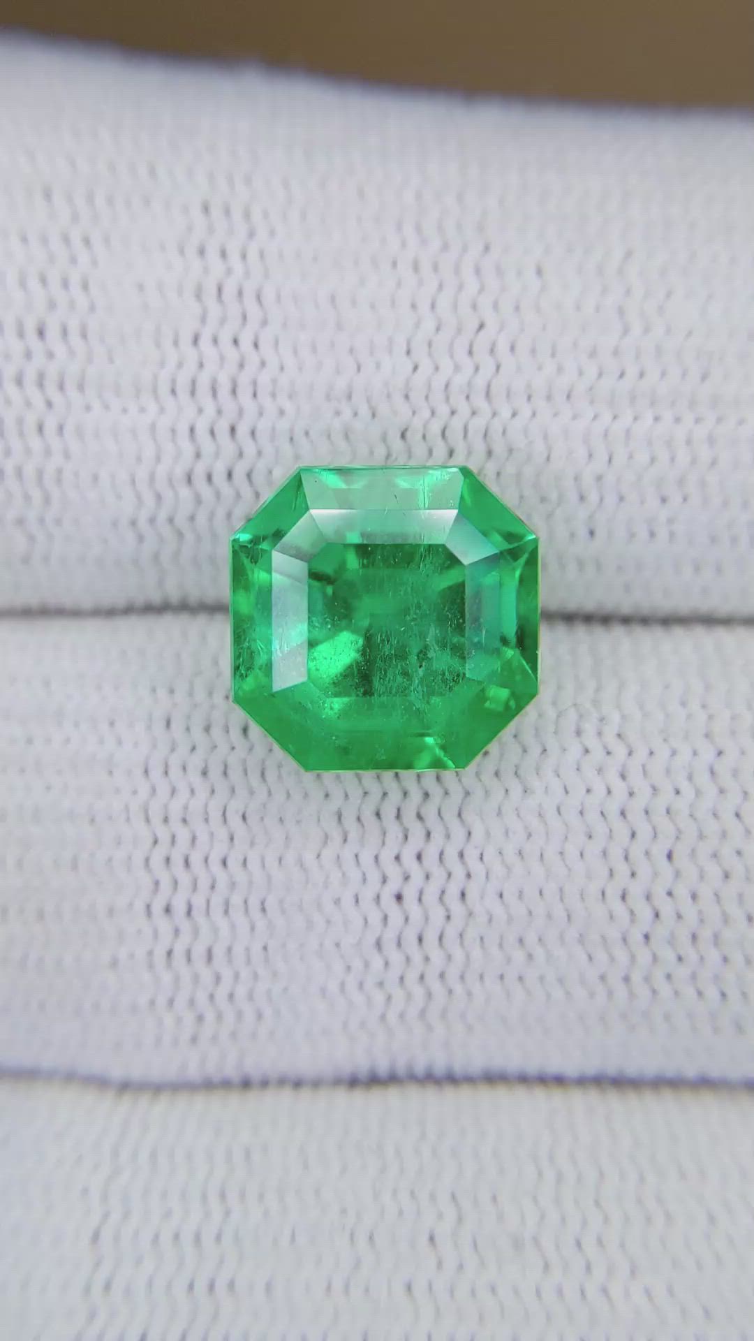 5.03 Ct. Emerald from Colombia Size Video