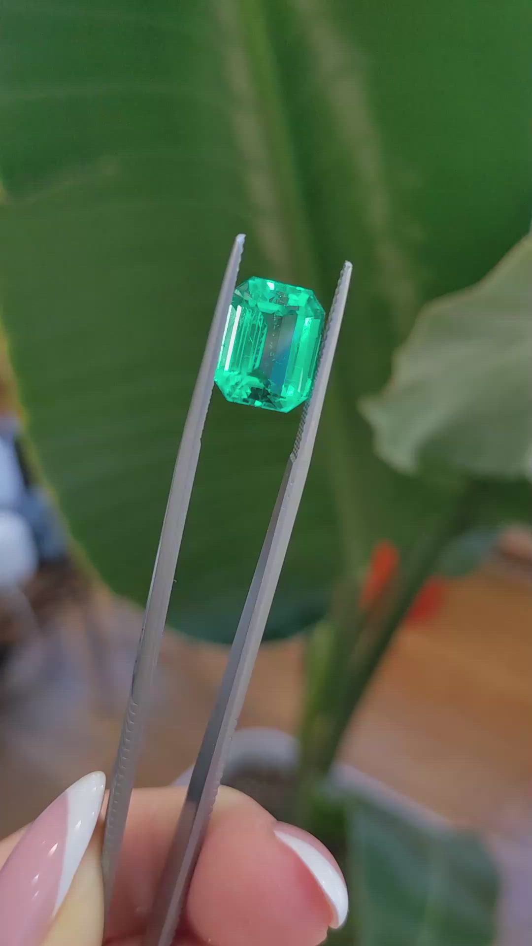 5.94 Ct. Emerald from Colombia Size Video