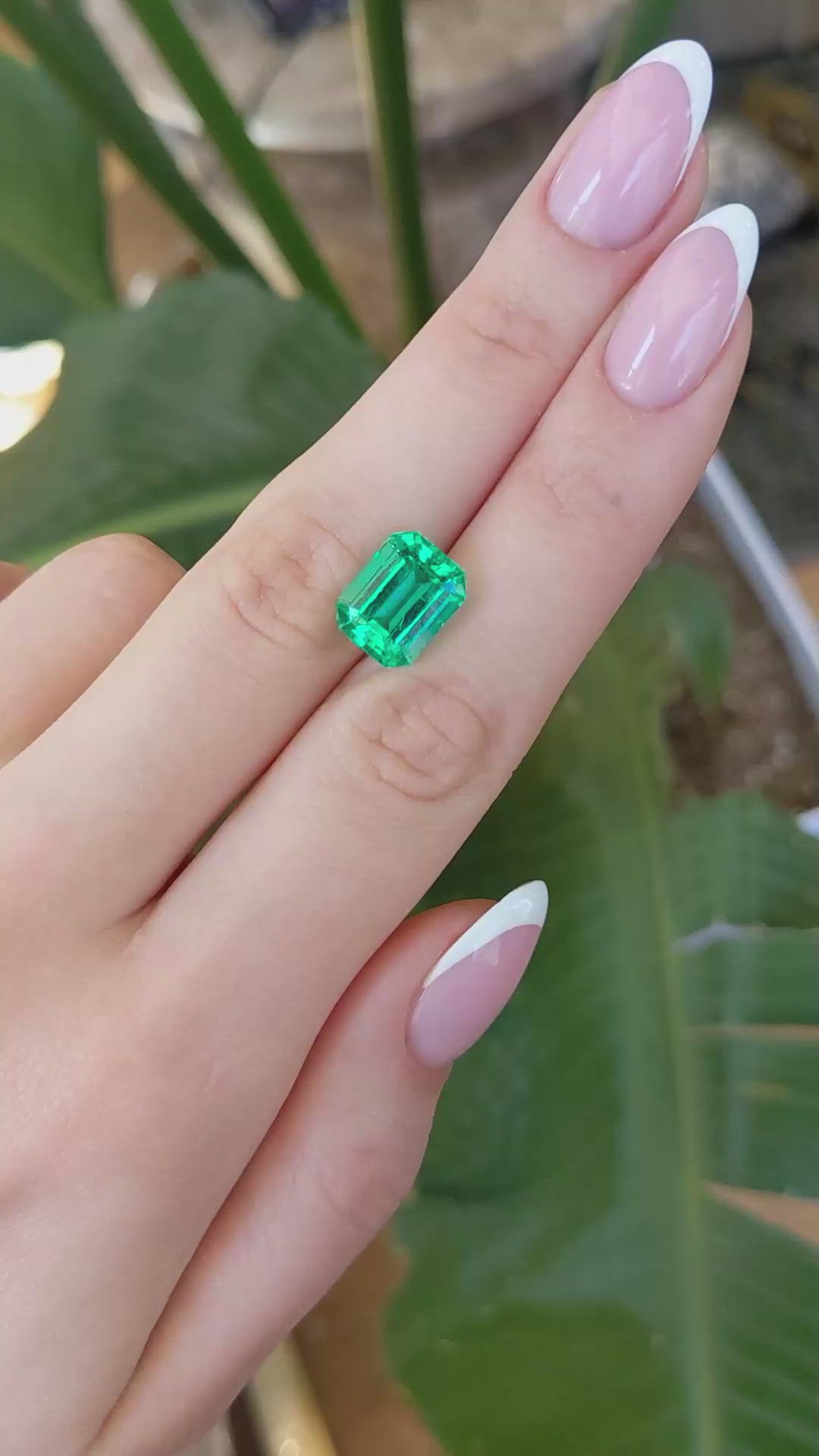 5.94 Ct. Emerald from Colombia Size Video
