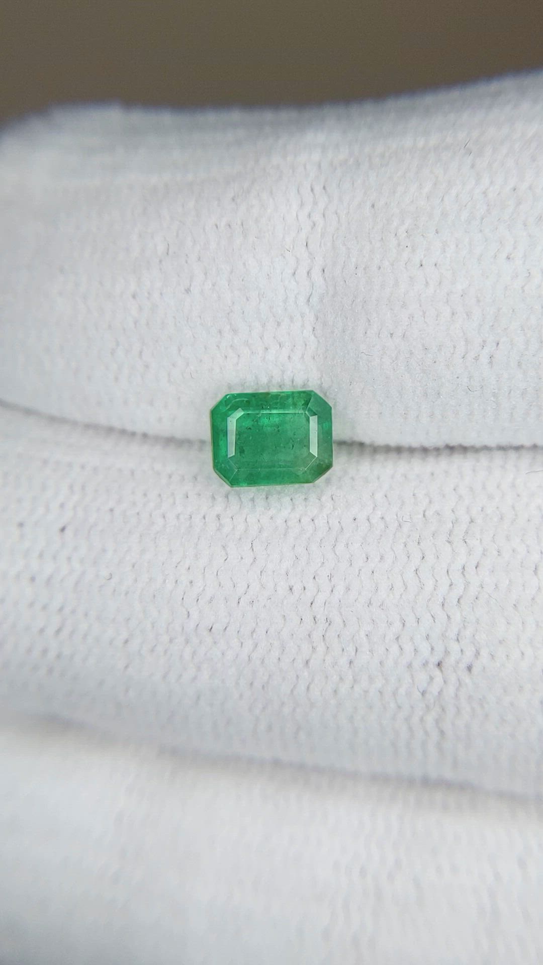 0.75 Ct. Emerald from Colombia Size Video
