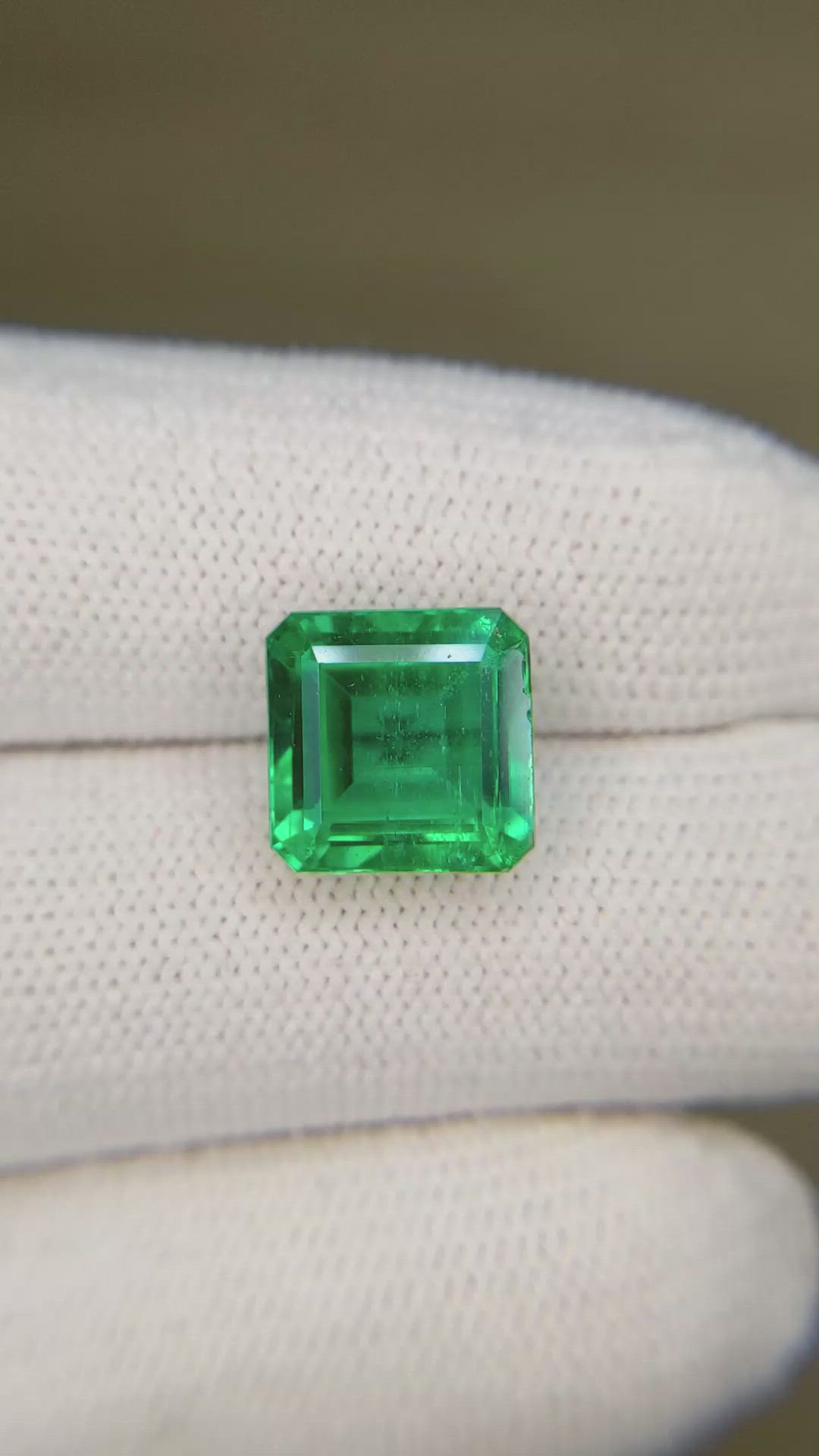 4.51 Ct. Emerald from Zambia Size Video