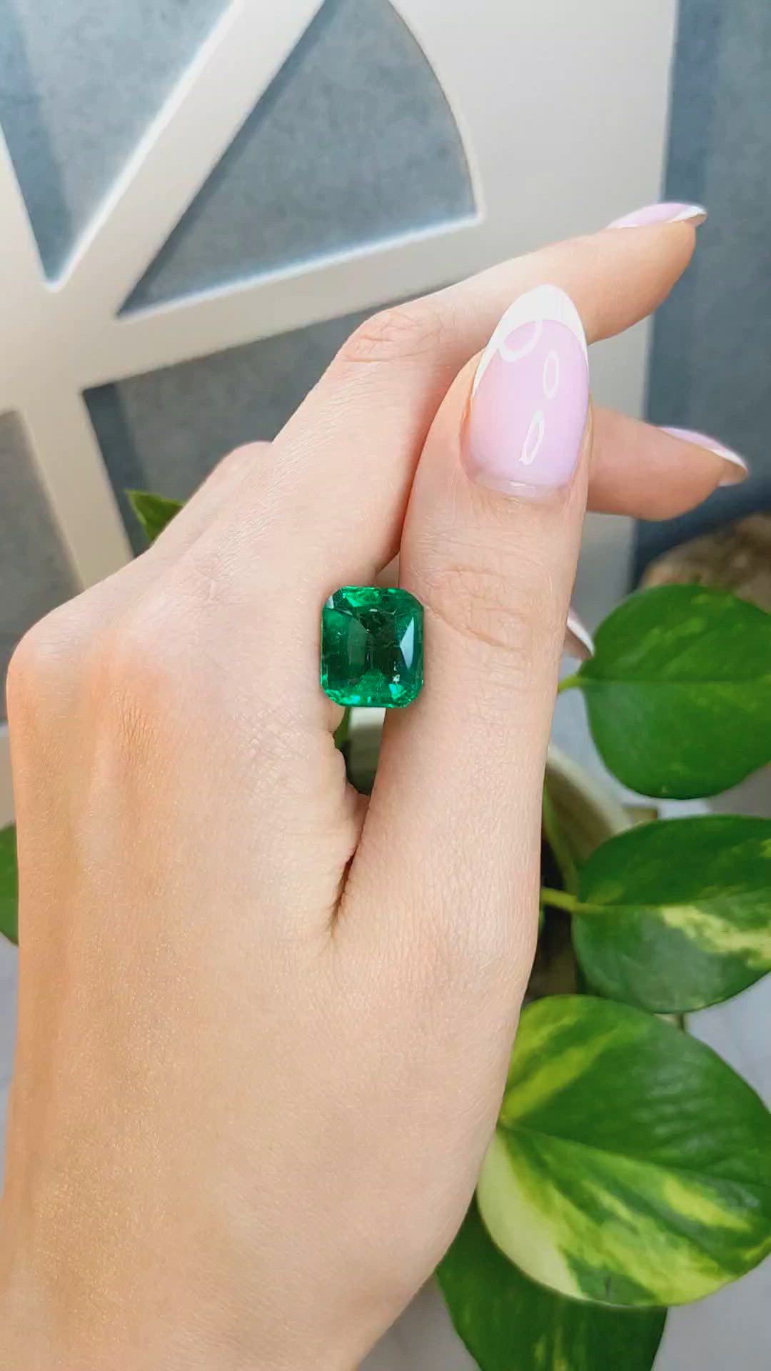 8.22 Ct. Emerald from Zambia Size Video