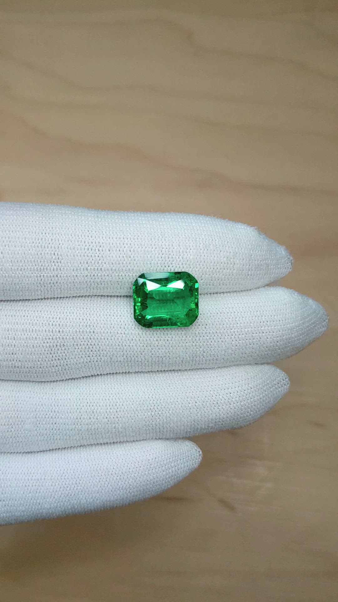 8.22 Ct. Emerald from Zambia Size Video