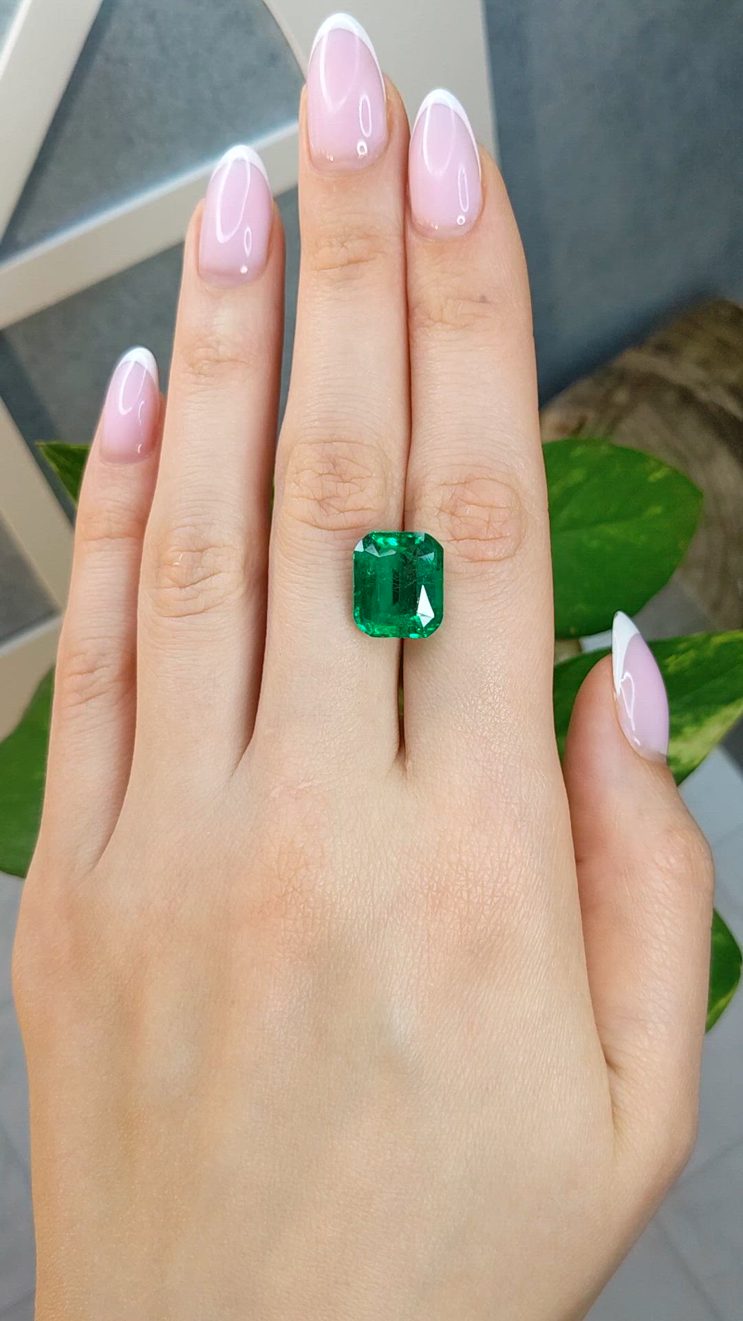 8.22 Ct. Emerald from Zambia Size Video