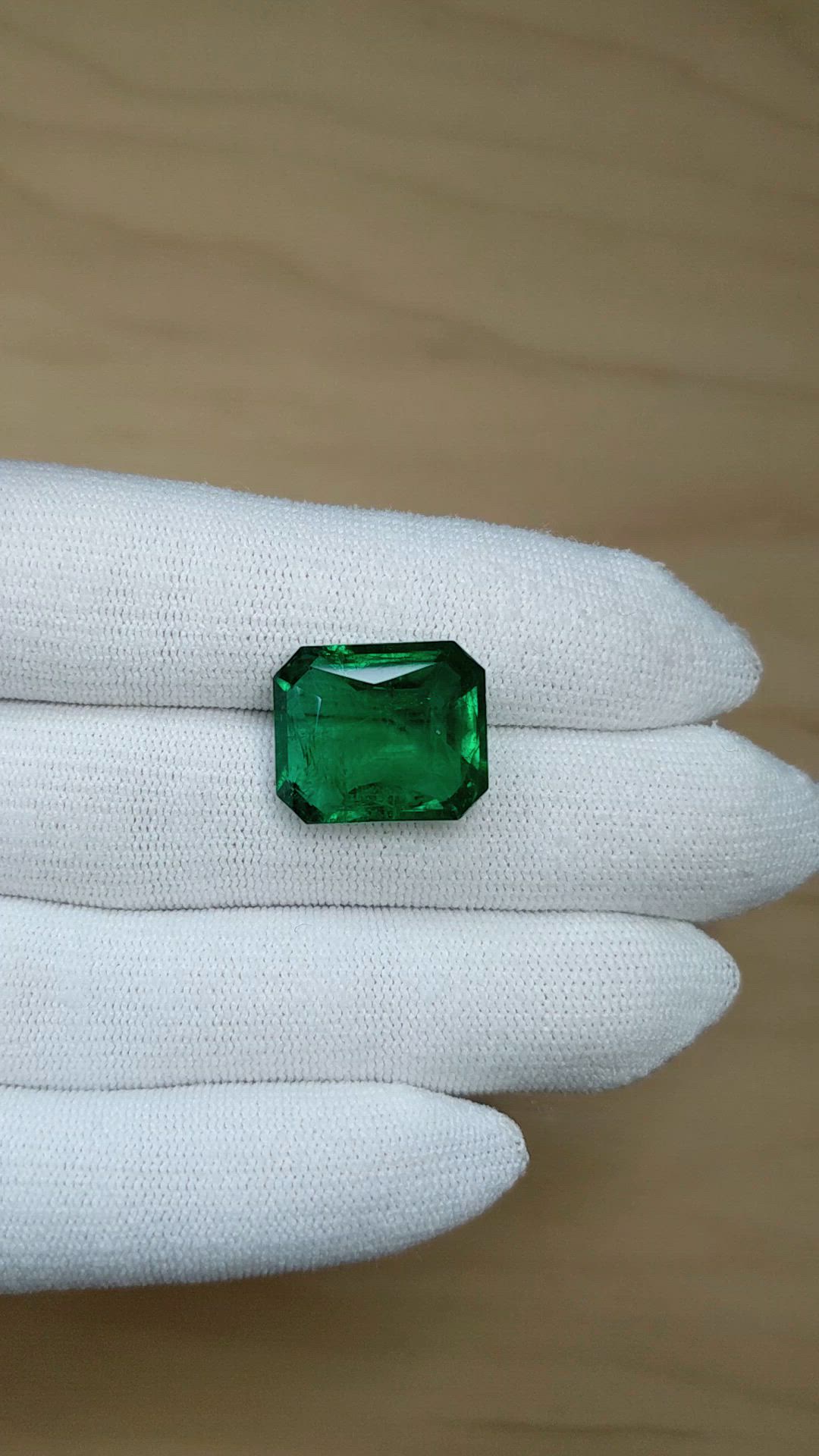 16.43 Ct. Emerald from Zambia Size Video