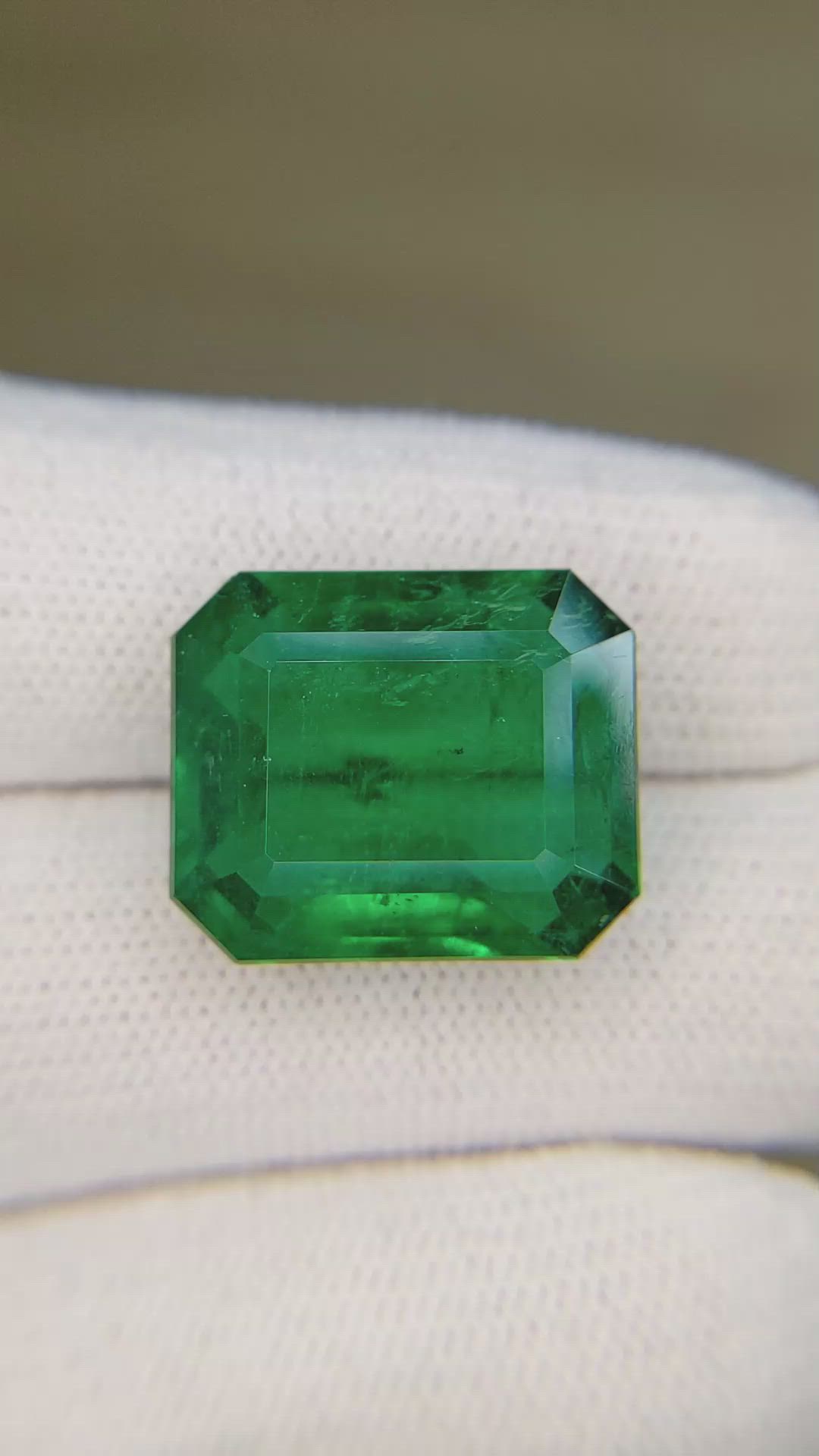 16.67 Ct. Emerald from Zambia Size Video