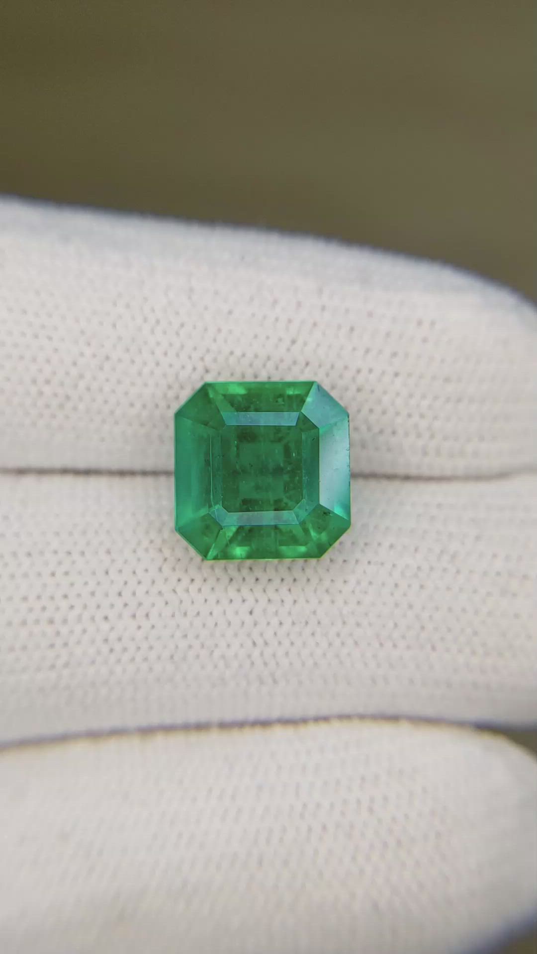 4.56 Ct. Emerald from Zambia Size Video
