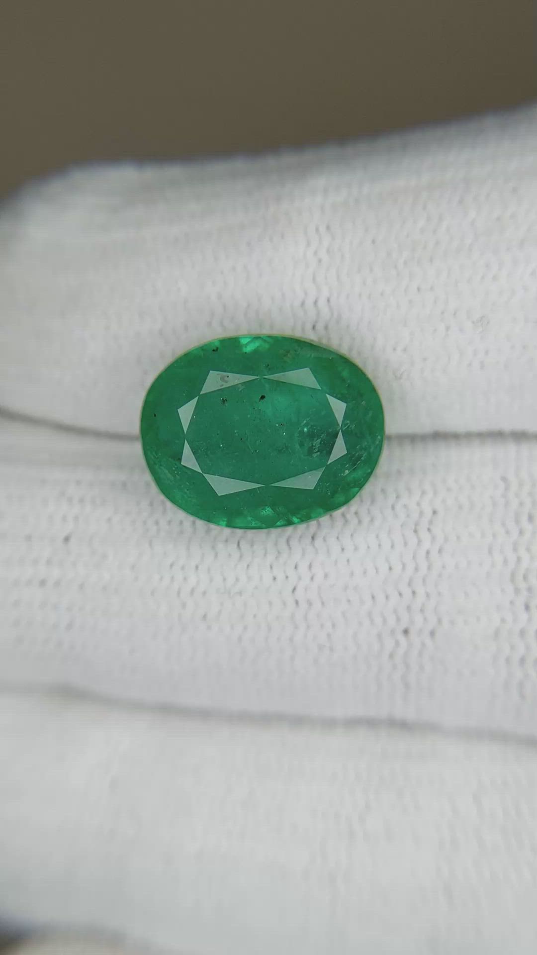 8.00 Ct. Emerald from Zambia Size Video